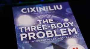 The front cover of the book 'The Three-Body Problem'