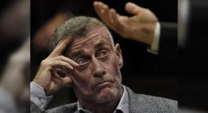 Michael Peterson listening to court proceedings
